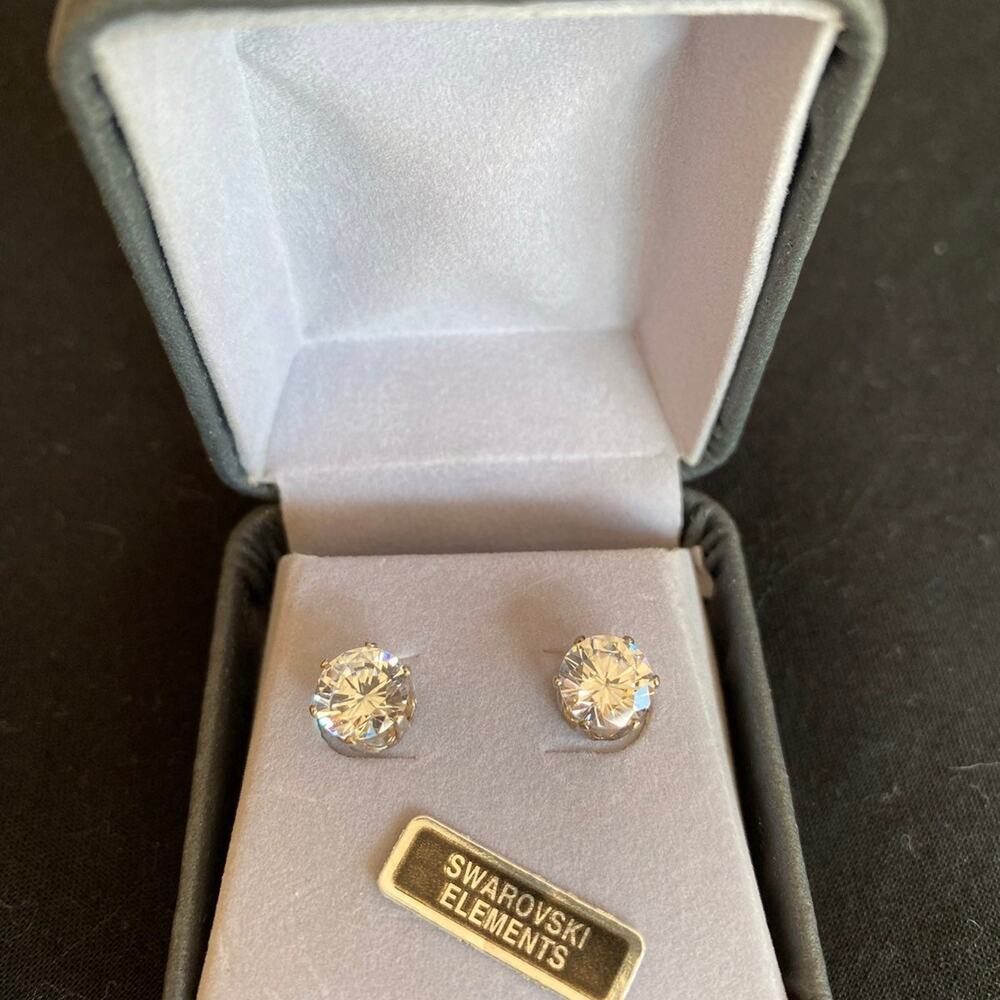 Swarovski Elements Stud Earrings - image 1